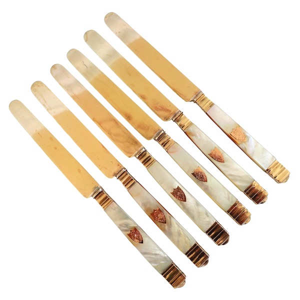 6 Empire vermeil, mother of pearl and pink gold fruit knives, early 19th century