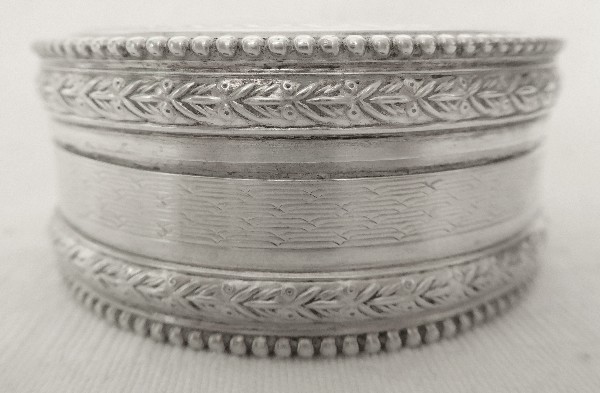 Boîte à pilules de style Louis XVI en argent massif Napoléon III, poinçon Minerve