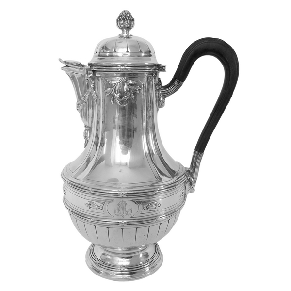 Cafetière / verseuse de style Louis XVI en argent massif par Lapar, poinçon Minerve