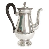 Cafetière en argent massif par Cardeilhac, modèle Malmaison de Christofle, poinçon Minerve