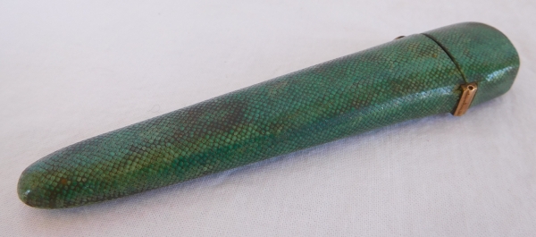 18th century tortoiseshell and gold pocketknife, shagreen sheath