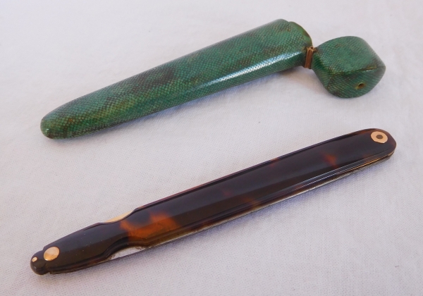 18th century tortoiseshell and gold pocketknife, shagreen sheath