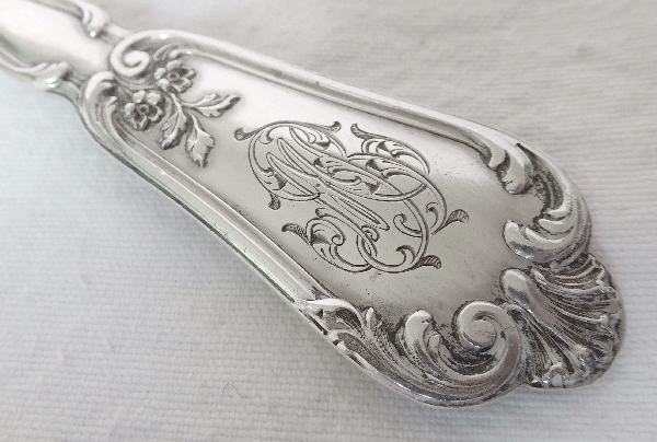 Pelle à fraises de style Louis XV en argent massif, poinçon Minerve par Hénin & Cie