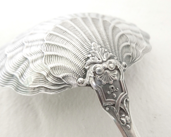 Sterling silver strawberry serving spoon, French Regency style (Louis XIV / Louis XV), Hénin & Cie