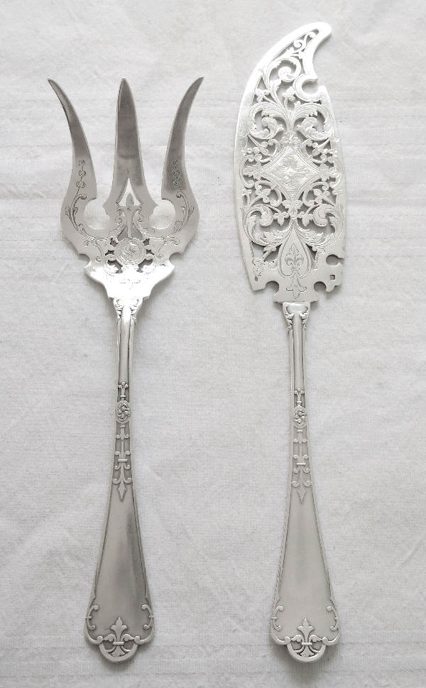 Sterling silver fish serving set, Gothic style, Fer de Lance pattern, silversmith Puiforcat