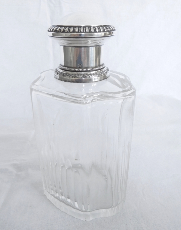 Carafe flacon à whisky en cristal de Baccarat et argent massif, couronne de Baron - poinçon Minerve