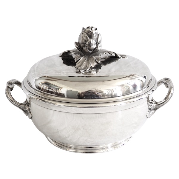 Puiforcat : large sterling silver vegetable dish, Louis XV style