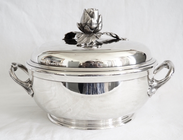 Puiforcat : large sterling silver vegetable dish, Louis XV style