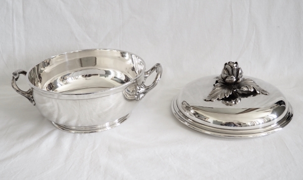 Puiforcat : large sterling silver vegetable dish, Louis XV style