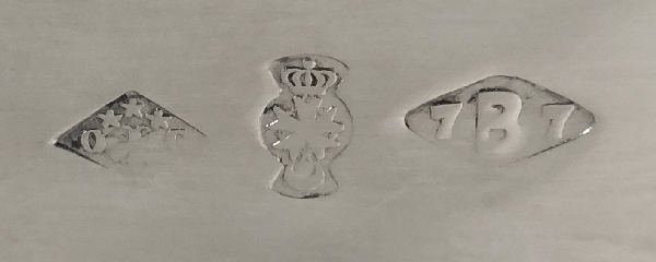 Grand plat rond en argent massif de style Empire, modèle Malmaison par Cardeilhac, poinçon Minerve - 1062g