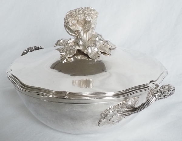 Large sterling silver vegetable dish, coat of arms and crown of count, 19th century circa 1850