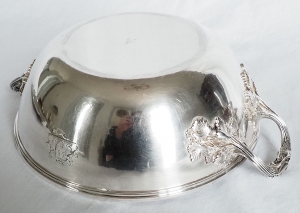 Large sterling silver vegetable dish, coat of arms and crown of count, 19th century circa 1850