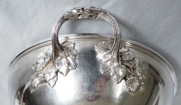 Large sterling silver vegetable dish, coat of arms and crown of count, 19th century circa 1850