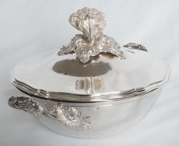 Large sterling silver vegetable dish, coat of arms and crown of count, 19th century circa 1850