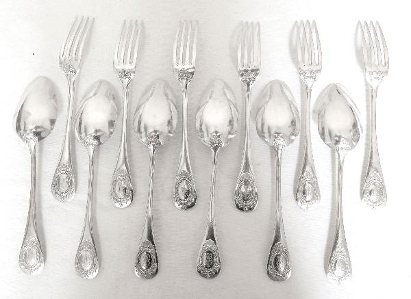Granvigne : ménagère de style Louis XVI en argent massif, 48 pièces, poinçon Minerve