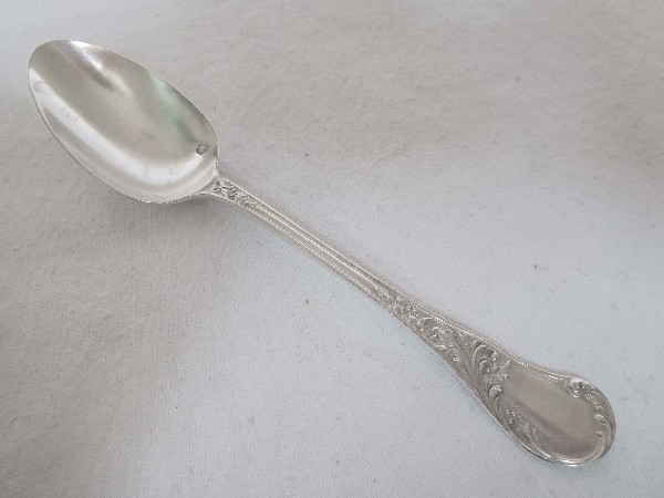 Ménagère en argent massif de style Louis XV Rocaille, poinçon Minerve, par Pierre Queille