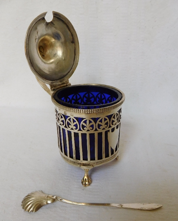 Sterling silver mustard pot, late 18th century / early 19th century