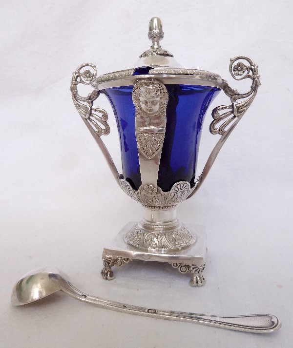 Moutardier de style Empire en argent massif, verrine bleu cobalt, époque Restauration