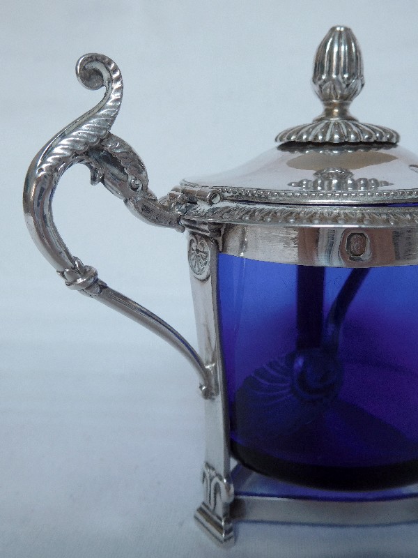 Moutardier en argent massif de style Empire, verrine bleu cobalt, époque Restauration