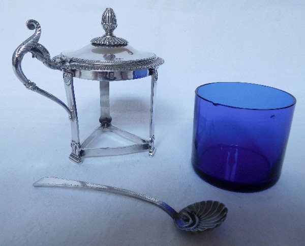 Moutardier en argent massif de style Empire, verrine bleu cobalt, époque Restauration