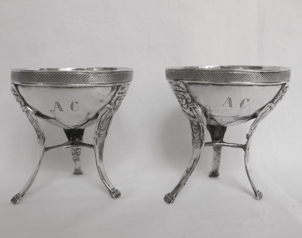 Paire de coquetiers à oeufs d'autruche en argent massif, époque Empire