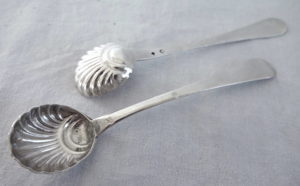 Paire de cuillères en argent massif pour moutardiers, époque début XIXe siècle