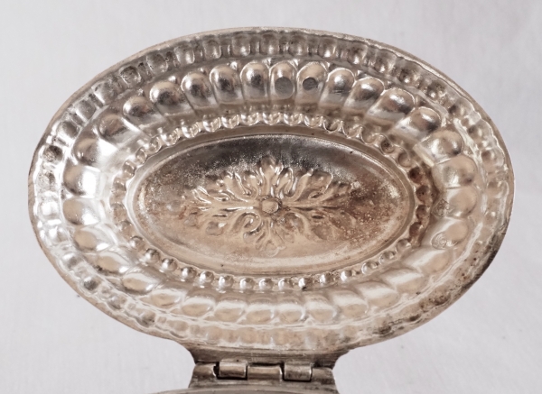 Paire de salerons de style Louis XVI en argent massif, époque Directoire, fin XVIIIe siècle, 1798