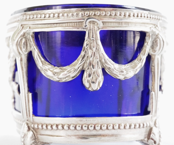 Paire de salerons de style Louis XVI en argent massif - poinçon Minerve