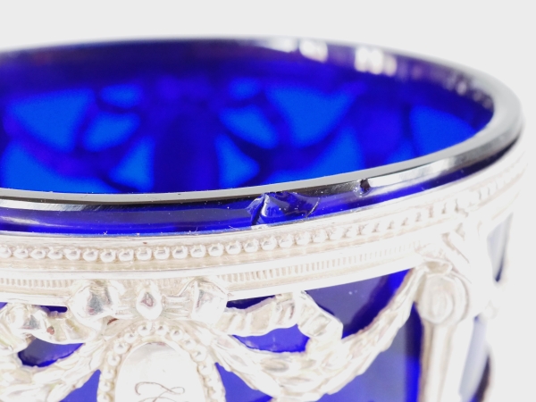 Paire de salerons de style Louis XVI en argent massif - poinçon Minerve