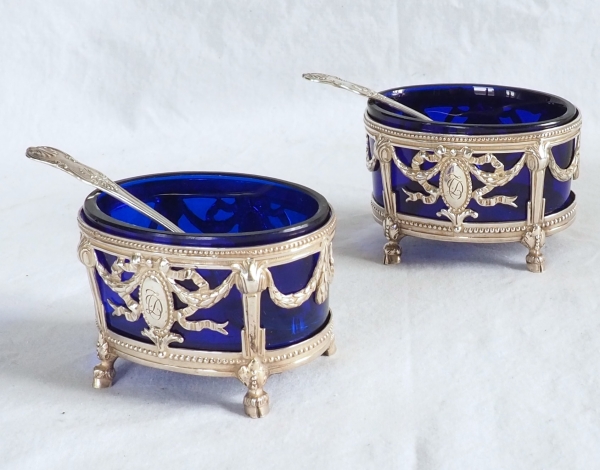 Paire de salerons de style Louis XVI en argent massif - poinçon Minerve