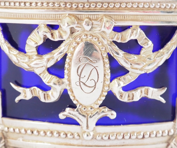 Paire de salerons de style Louis XVI en argent massif - poinçon Minerve