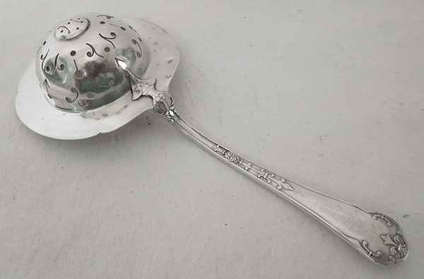 Sterling silver tea strainer, Gothic style, Fer de Lance pattern, silversmith Puiforcat