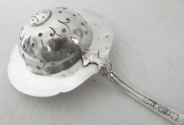 Sterling silver tea strainer, Gothic style, Fer de Lance pattern, silversmith Puiforcat