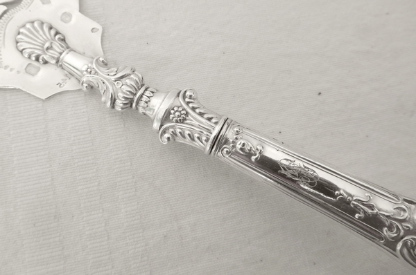 Sterling silver fish slice, early 19th century circa 1830