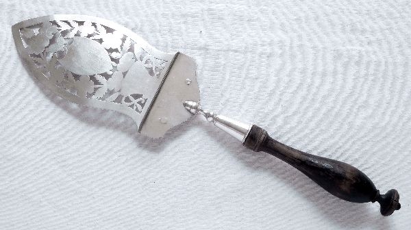 Sterling silver cake slice / pie server, early 19th century