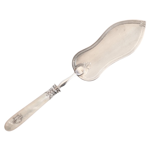 Puiforcat : sterling silver and mother of pearl pie server, late 19th century