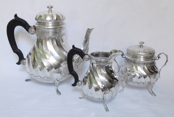 Verseuse à prise latérale / cafetière de style Louis XV en argent massif par Puiforcat - Lapar, poinçon Minerve