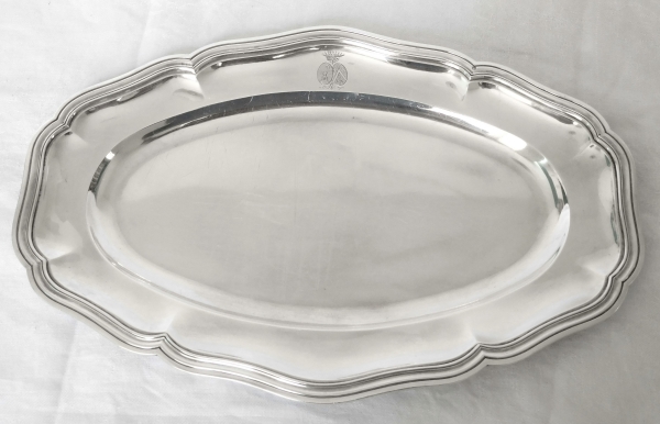 Plat ovale armoirié sous couronne de Comte, argent massif, style Louis XV, poinçon Minerve par Boulenger