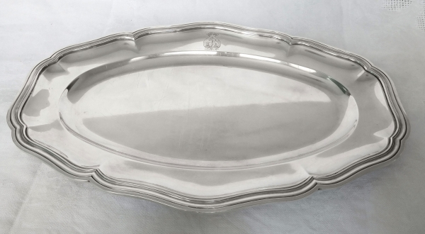 Plat ovale armoirié sous couronne de Comte, argent massif, style Louis XV, poinçon Minerve par Boulenger