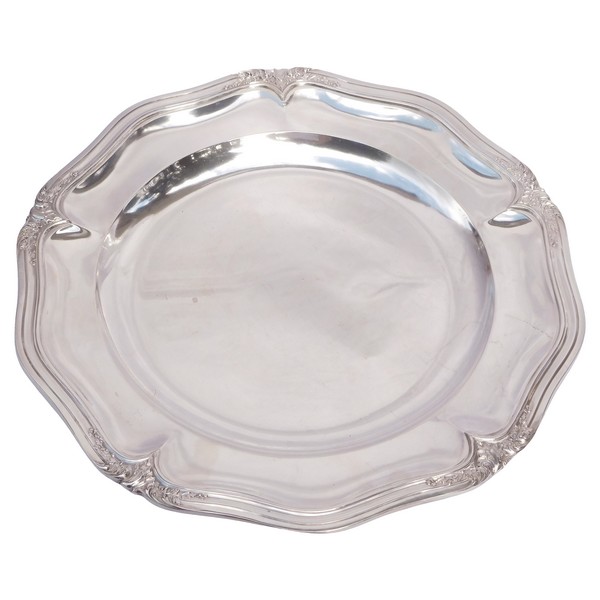 Puiforcat : plat circulaire de style Louis XV en argent massif, poinçon Minerve, sans monogramme - 922g