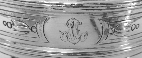 Pot à lait de style Louis XVI en argent massif par Lapar, poinçon Minerve