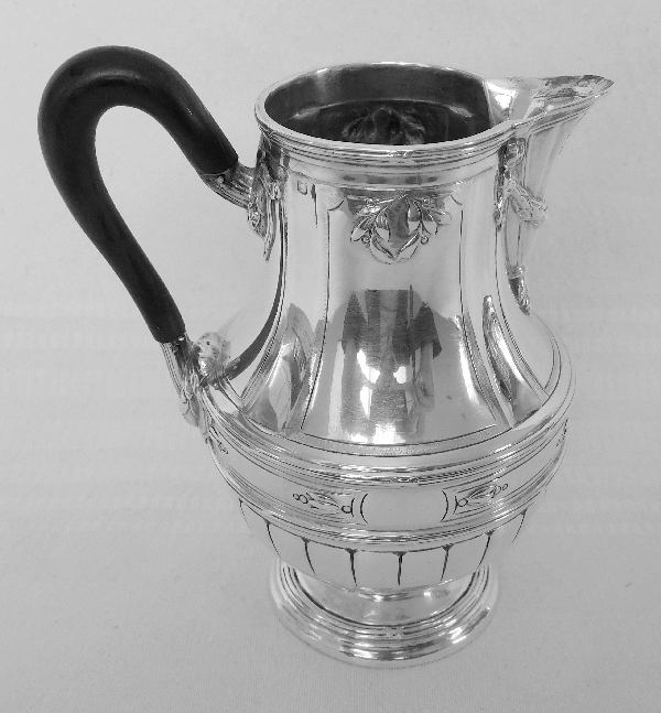 Pot à lait de style Louis XVI en argent massif par Lapar, poinçon Minerve