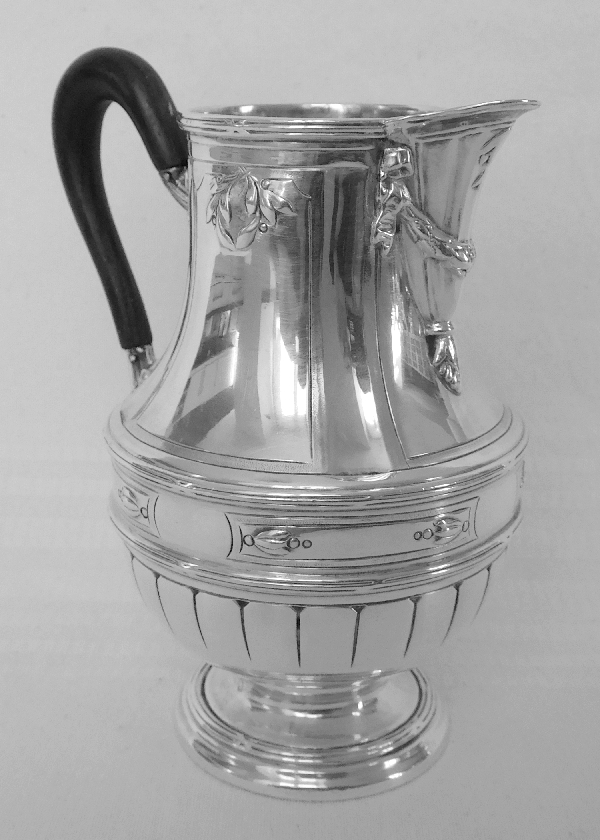 Pot à lait de style Louis XVI en argent massif par Lapar, poinçon Minerve