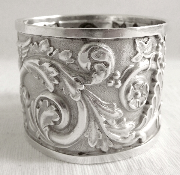 Rare early 19th century sterling silver napkin ring, swan decoration