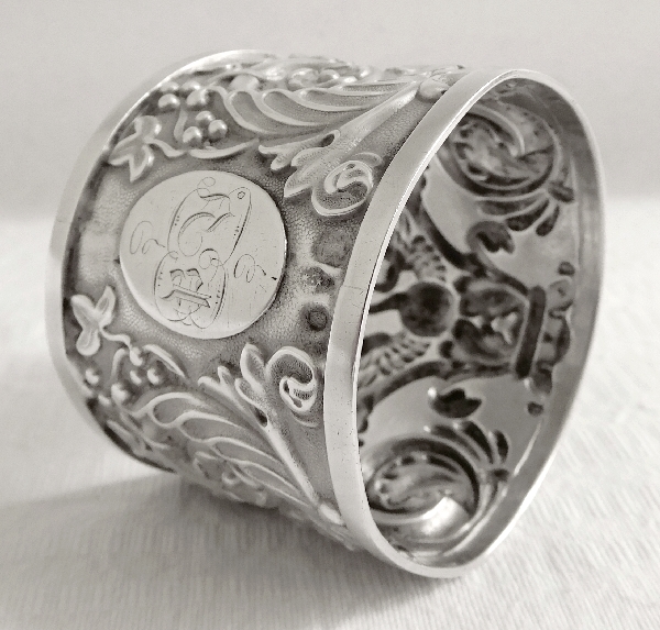 Rare early 19th century sterling silver napkin ring, swan decoration