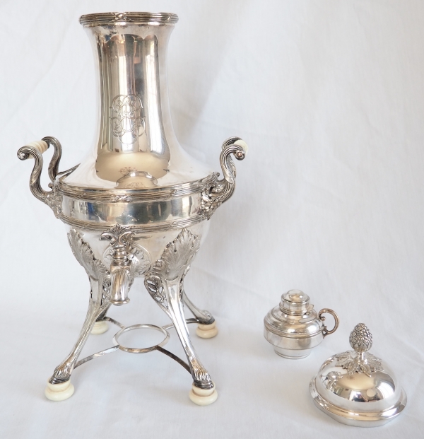 Puiforcat : samovar / fontaine à thé de style Louis XVI en métal argenté