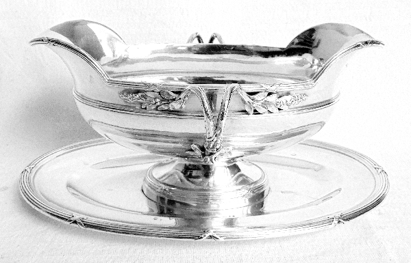 Odiot : saucière de style Louis XVI en argent massif, poinçon Minerve