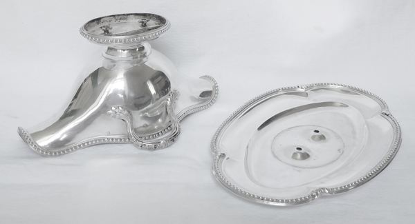 Saucière et sa navette en argent massif, style Louis XVI à rang de perles, poinçon Minerve