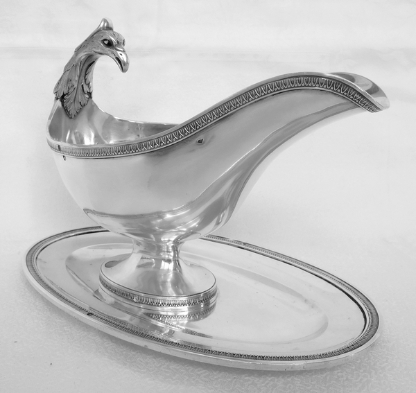 Saucière casque de style Empire en argent massif, poinçon Minerve, époque XIXe circa 1840