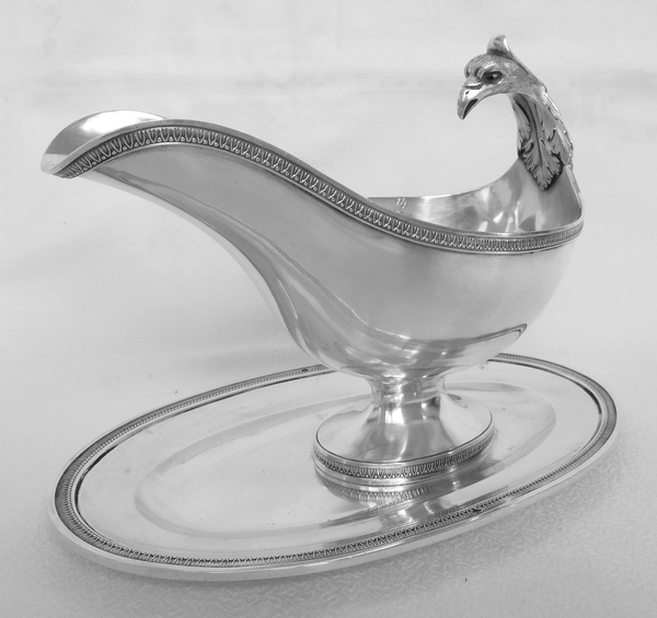 Saucière casque de style Empire en argent massif, poinçon Minerve, époque XIXe circa 1840